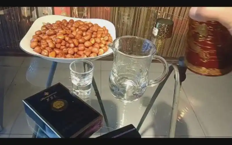 一个人喝酒的滋味