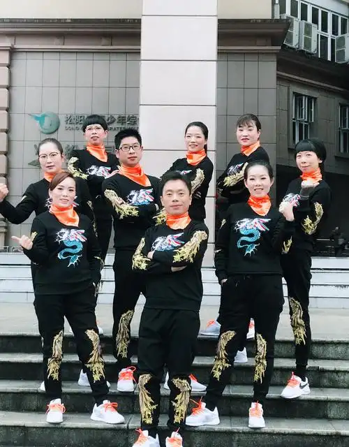 绊惹春摇曳步舞