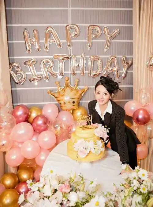 赵丽颖与冯绍峰享受二人世界共同庆生,父母才是真爱宝宝是个意外_生日