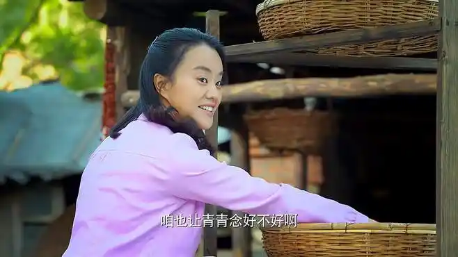 小草青青:女子广播男子投稿,广播里好听的稿子,都是他写的-影视综视频