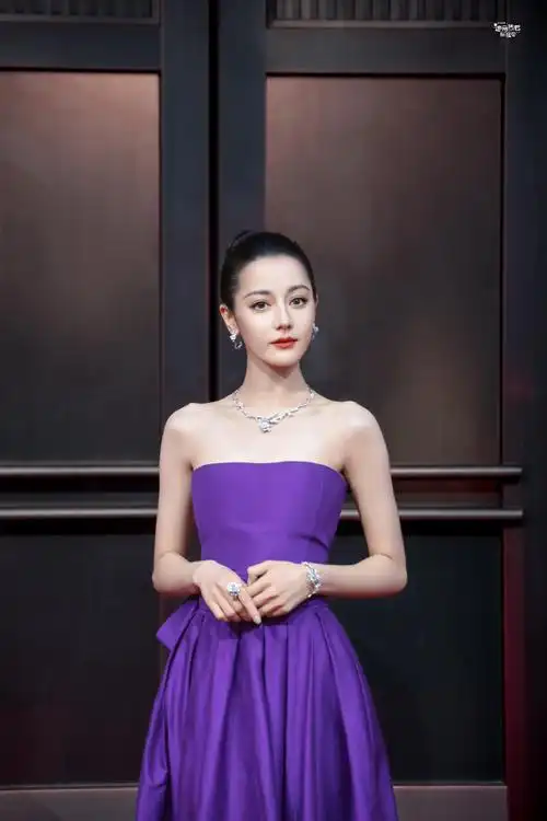 红毯〗聚光灯只为她停留92是惊艳世人的时代美人@dear-迪丽热巴