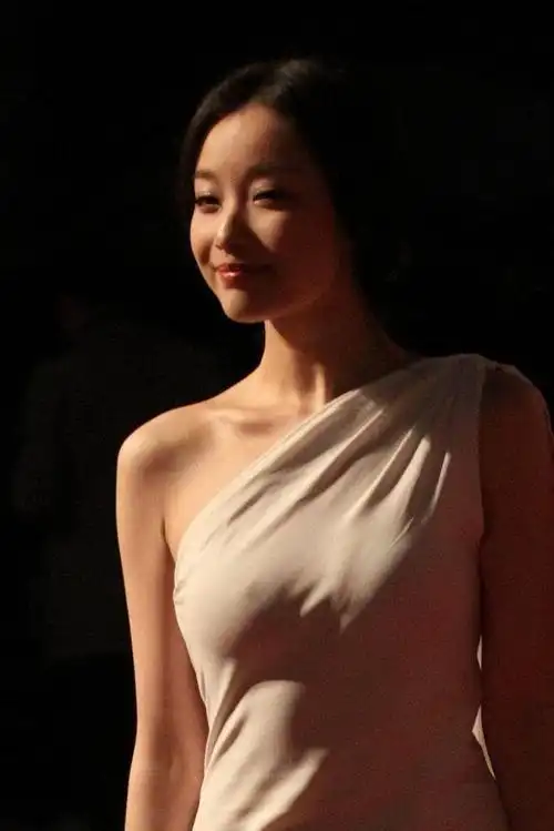 高圆圆巩俐秀真空凸点 女星为秀性感尺度大开