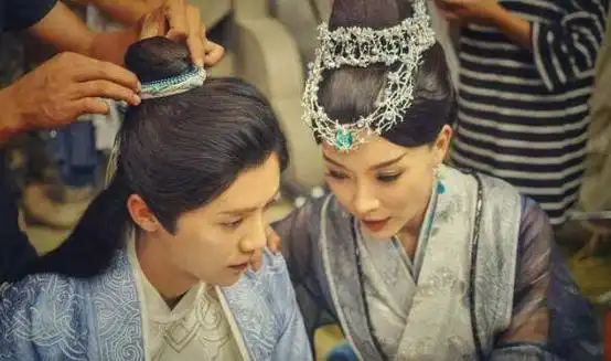 陈数是鹿晗的什么人,有人说陈数是鹿晗妈妈怎么回事?