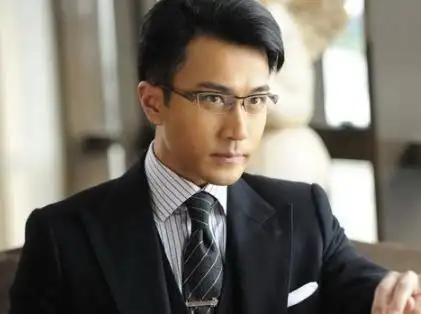 男明星戴上眼镜之后那种斯文败类的感觉居然成了一种美学