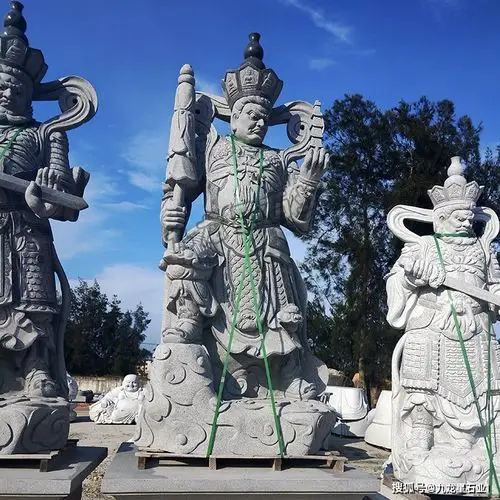 另外,魔家四将和四大天王的武器也都是一样的,因此