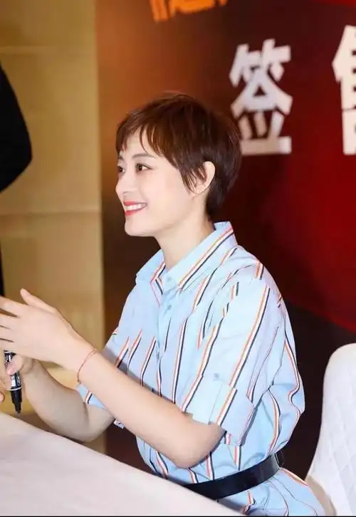 看到孙俪的一组美照图片发型不同气质变化还是挺大的