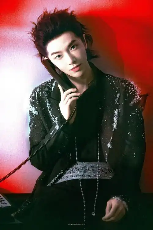 就是硬帅01!    @华晨宇yu