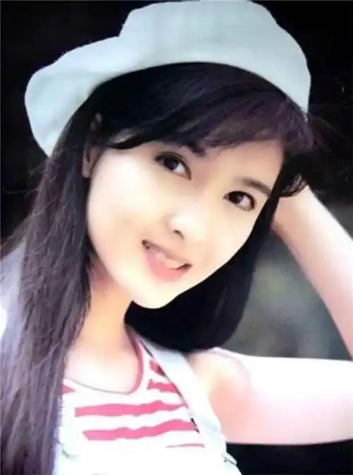 周慧敏年轻时有多漂亮真正的出水芙蓉不加任何修饰