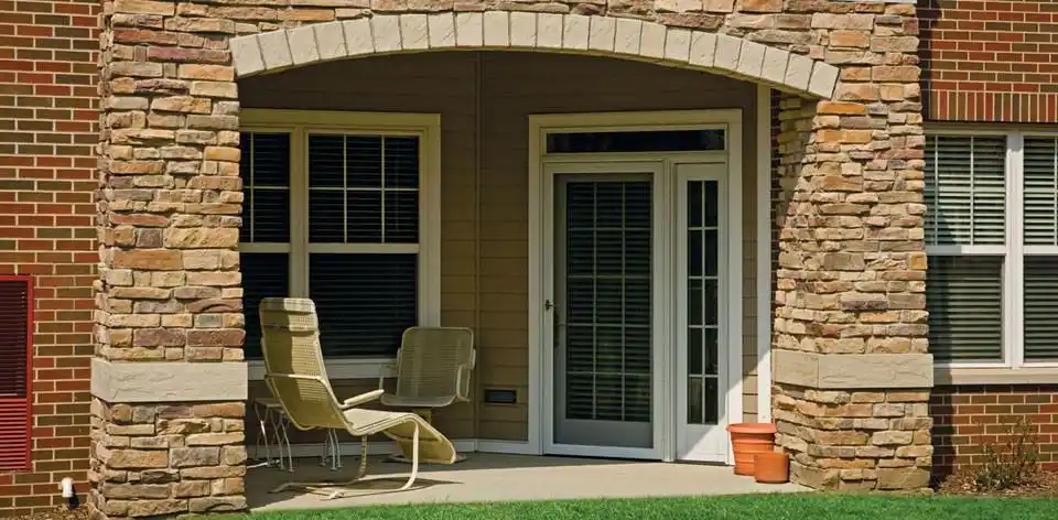 美式风格别墅阳台拱形石制门形装饰