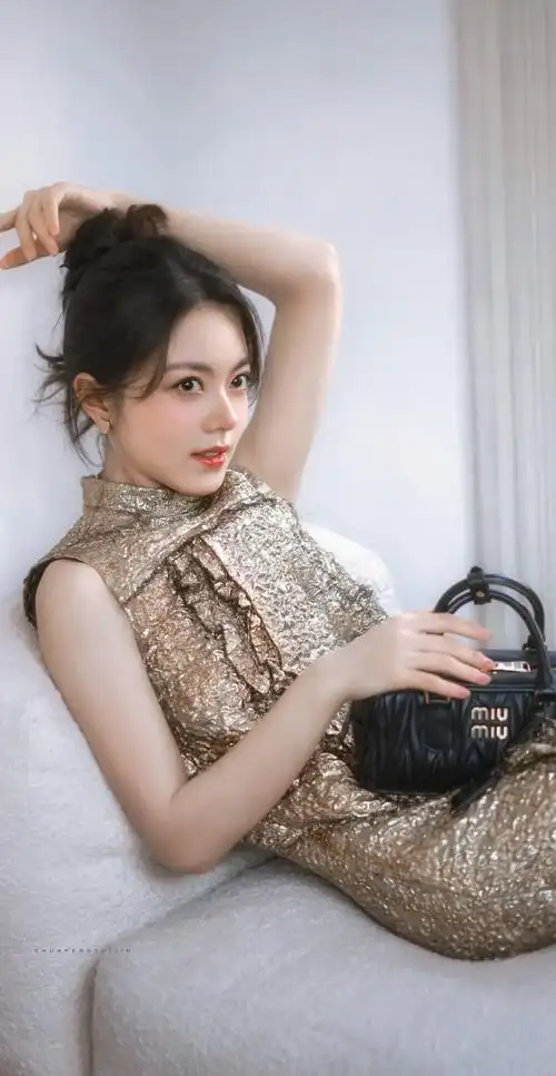 赵今麦最新妆造