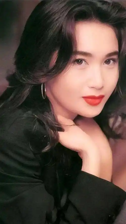 最美的"妲己"温碧霞 strong> /p>  p>温碧霞 /strong>,年轻时真实绝色
