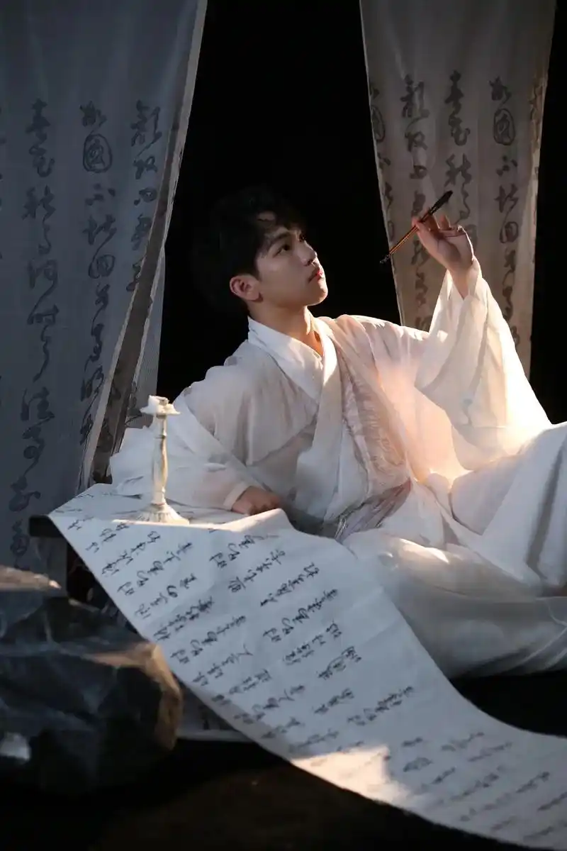 国风少年 #古风 #汉服 #少年感 今天是个小书生 - 抖音