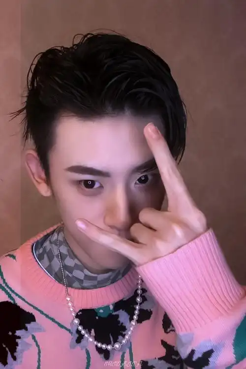 小鬼王琳凯超话#小鬼专辑#052091拒绝可爱7015人人有责(那就