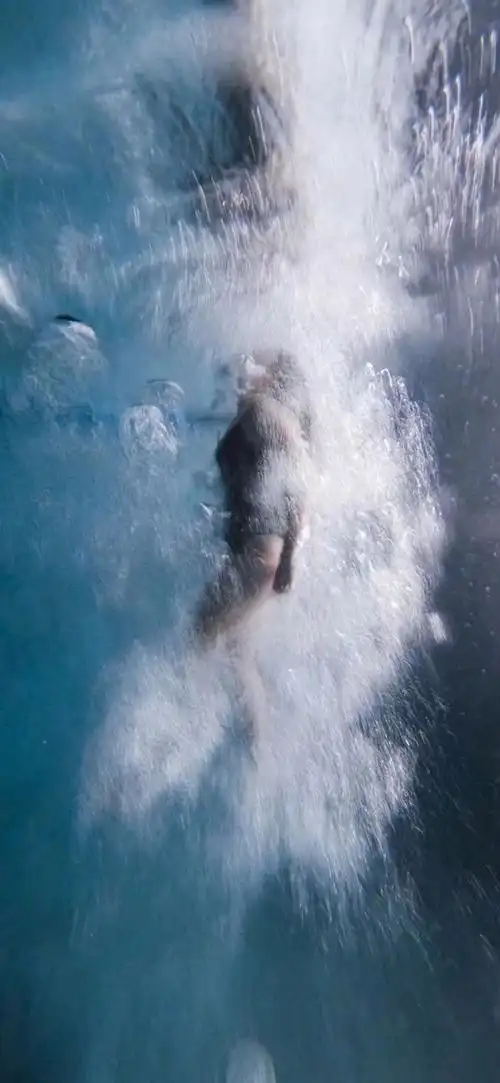 求图|求这种女性游泳壁纸