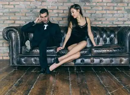 优秀的形象和品质与王俊凯相似,他的未来妻子很可能在娱乐圈发展