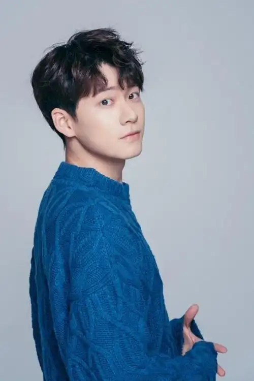 小鲜肉帅哥小鲜肉90后男神帅哥写真图片帅哥猛男文章小虾米