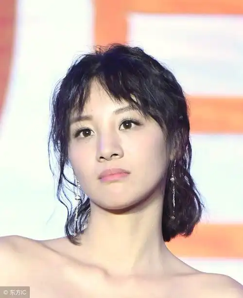 章龄之,管纫姿同台"比美",网友:胡歌才是人生赢家!