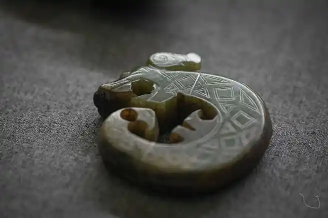 图2 「红山文化·蚌龙」 内蒙古赤峰彩陶坡遗址  图3 「凌家滩文化