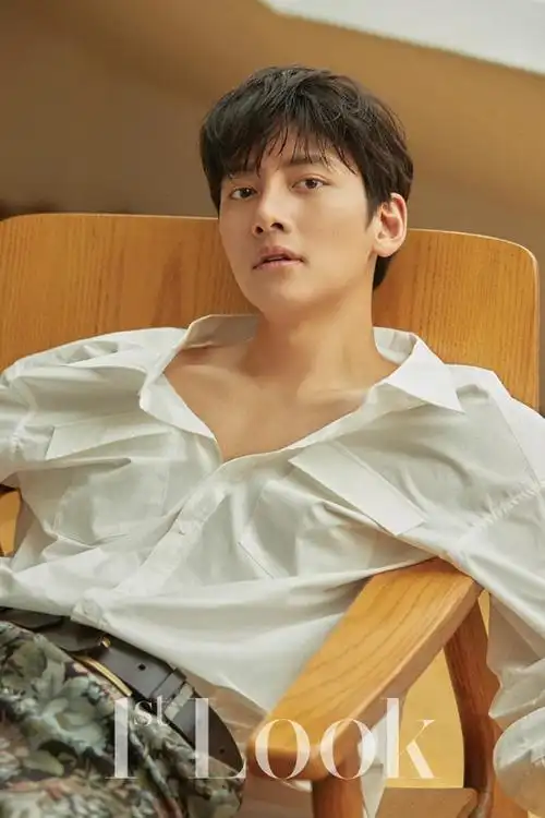 韩国艺人池昌旭最新杂志写真曝光