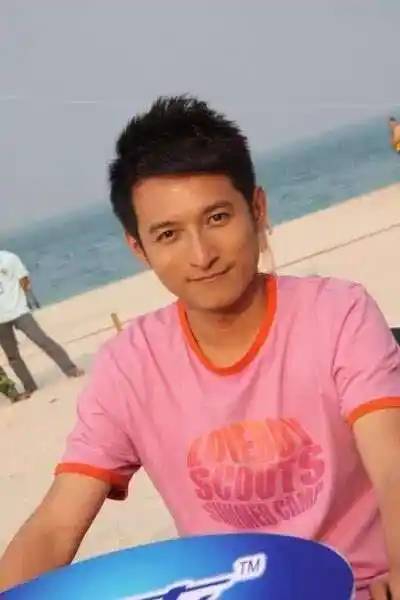 李维嘉女友照片李维嘉恋情公开传了多年的绯闻李维嘉女友公布真是她李