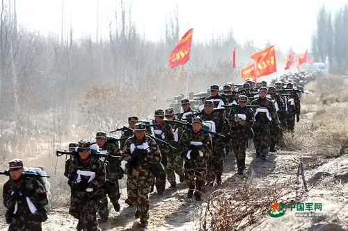 在路上95后新战士的行军之旅组图48