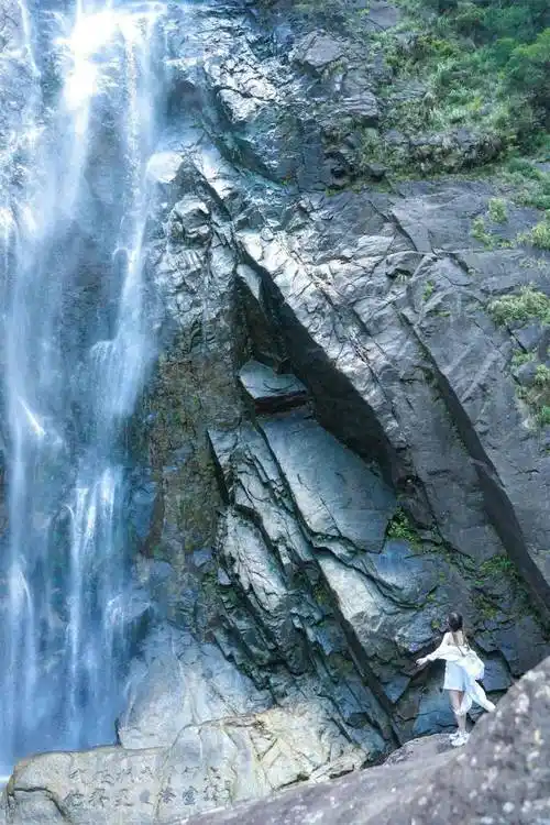 去了趟明月山,治好了我的拍照尴尬症!_人物_氛围_自然