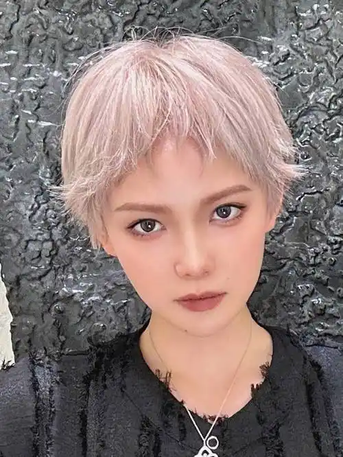 原创女士短发怎么剪露耳短发搭配不规则刘海效果真不赖
