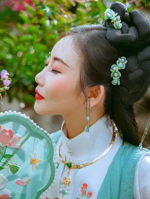 古风写真温婉大气明制古装照