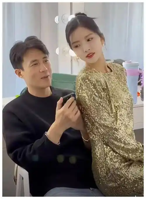 杜淳老婆自信全素颜眼部问题引讨论肌肤惹羡慕