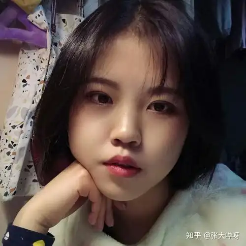 塌鼻子的女生留什么发型好看?
