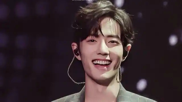 大老师说肖战的笑容可以融化世界上的一切太治愈了