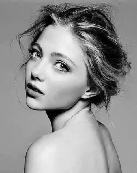 世界顶级摄影师的100张经典女性黑白照片