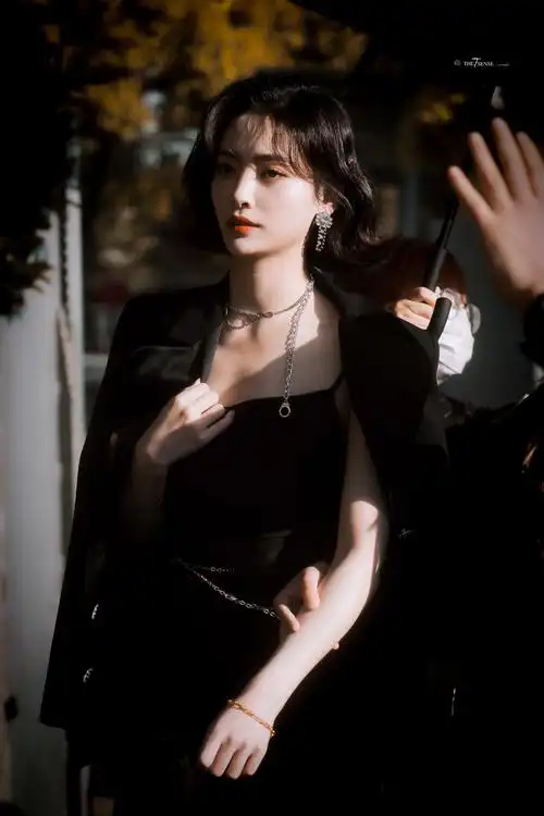 许佳琪论kiki与黑色的适配度