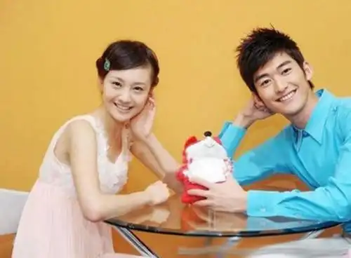 演员张翰三位女朋友的照片pk