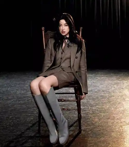 名媛朱珠新大片气场全开!