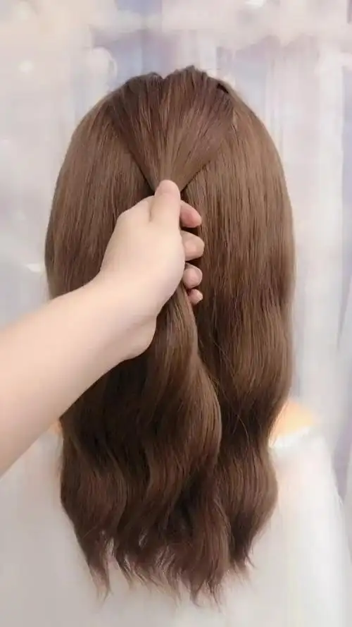 半披这样扎 简单又好看