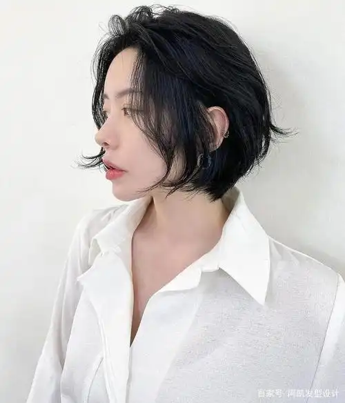 让每个女生都能变美变时髦洋气的摩根烫发型,修颜百搭显气质