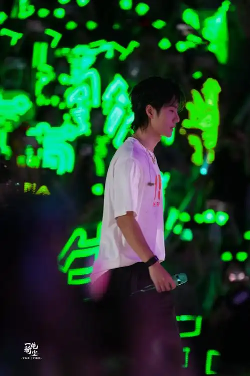 王一博 绿海##王一博新歌舞台