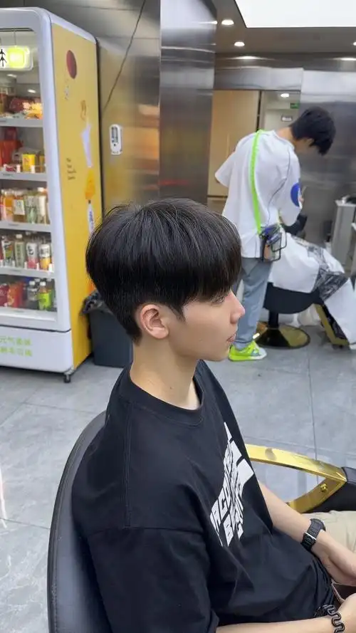 男生少年感自然碎盖,无需打理学生党必备发型