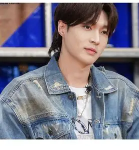 2022轻奢项链男潮牌张艺兴杨洋同款个性简约满钻方块吊坠设计百搭