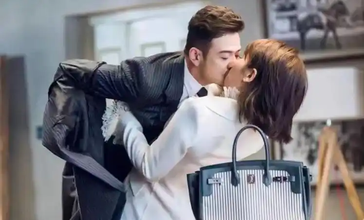 刘涛剧中吻戏多,刘诗诗也是,任嘉伦变态-天晟网