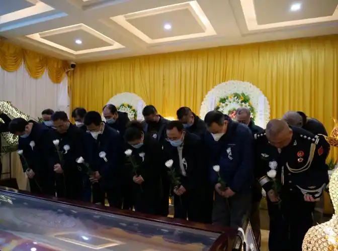 中国最小红军战士向轩同志遗体告别仪式在成都举行