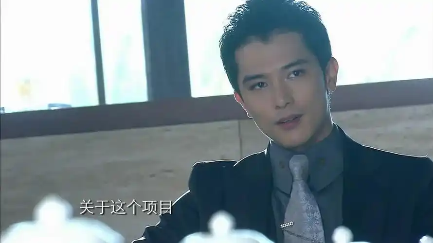 现在长大了再看爱情睡醒了邱泽真的好帅啊0101