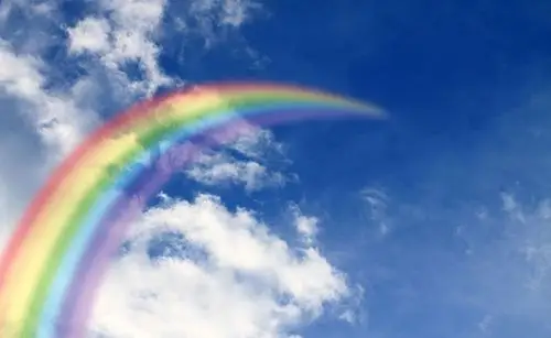 出句:天上彩虹风雨后;(肖陆贵) 对句:人间美景画图中.