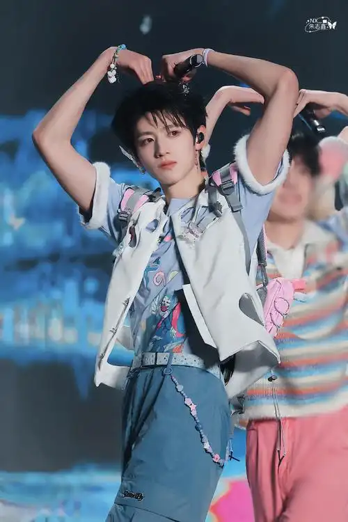 元宵节快乐##朱志鑫断层c位出道