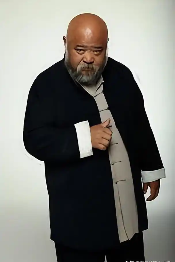 演员李琦不顾医生劝阻,每天2包烟,顿顿8两白酒,今身体状况如何