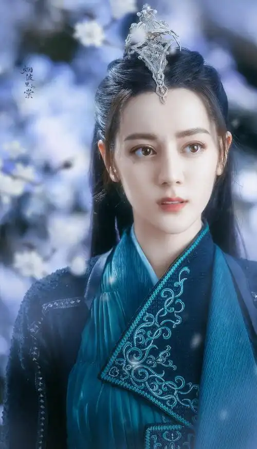 迪丽热巴红装眼含热泪虐心海报##恰似故人归定档0404