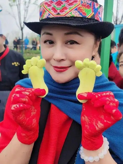 《乡村爱情》中"谢大脚"扮演者于月仙在内蒙古发生车祸不幸离世,从此