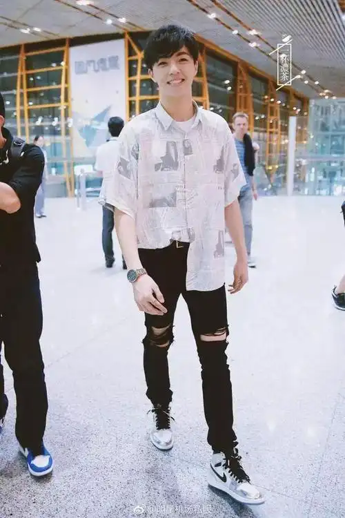 王一博穿的aj鞋