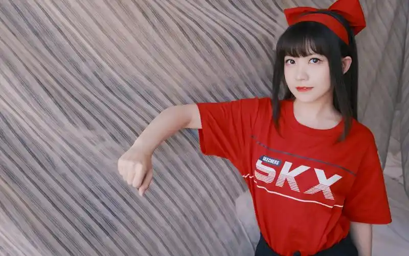 赖美云俏丽桌面壁纸(1/6)